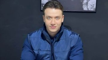 غزل نسائي.. حكاية طبيب أمراض نفسية يقلب مواقع التواصل غزل نسائي.. حكاية طبيب أمراض نفسية يقلب مواقع التواصل