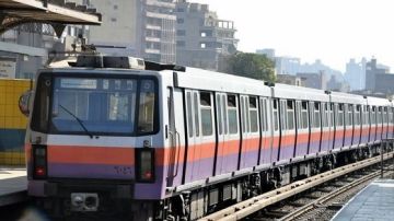 وداعا لزحام الشباك ومشكلة الفكة.. خدمة جديدة للحصول على تذاكر المترو