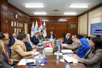 وزير قطاع الأعمال يواصل اجتماعاته الدورية برؤساء الشركات التابعة.. ويستعرض مؤشرات الأداء ومشروعات القابضة للأدوية 