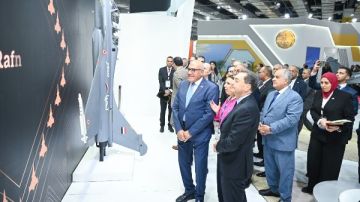 شراكة جديدة بين العربية للتصنيع وداسو الفرنسية داخل EDEX 2025.. لتوقيع عقد صناعات دفاعية صور شراكة جديدة بين العربية للتصنيع وداسو الفرنسية داخل EDEX 2025.. لتوقيع عقد صناعات دفاعية صور