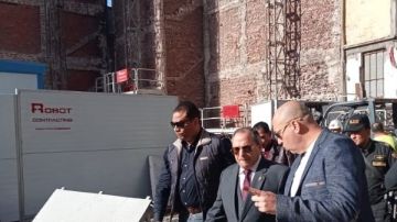 محافظ بورسعيد يتابع ميدانيا بدء أعمال التطوير بشارعي الحميدي والتجاري.. صور