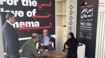 نشاط مكثف داخل جناح مدينة الإنتاج الإعلامي بمهرجان البحر الأحمر السينمائي نشاط مكثف داخل جناح مدينة الإنتاج الإعلامي بمهرجان البحر الأحمر السينمائي