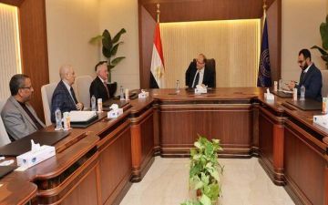 مصر تبحث مع إنراد تسهيل نقل التكنولوجيا الطبية وتعزيز الاستثمار الصحي
