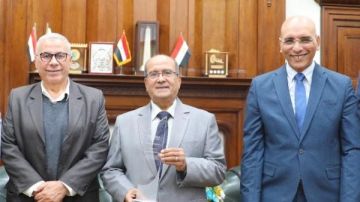 اكسبوتك تمنح درع تقدير لرئيس الشركة القابضة للمياه لدوره في إنجاح المعرض الدولي IWWI 2025 اكسبوتك تمنح درع تقدير لرئيس الشركة القابضة للمياه لدوره في إنجاح المعرض الدولي IWWI 2025