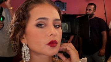 إطلالة كلاسيكية ومجوهرات.. نيللي كريم تكشف كواليس دورها في فيلم الست 