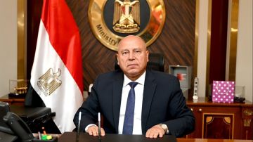 كامل الوزير: خطة عاجلة لدفع صناعة الصعيد.. وتقنين 14 مصنعا يفتح باب التنمية في قنا كامل الوزير: خطة عاجلة لدفع صناعة الصعيد.. وتقنين 14 مصنعا يفتح باب التنمية في قنا