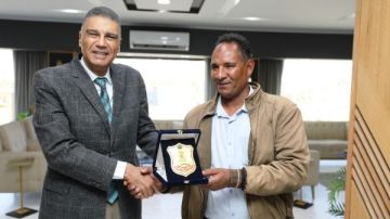 أخبار أسوان تكريم مشرف أمن لأمانته.. تكثيف الجهود بالتأمين الشامل.. توصيل الغاز للمنازل.. وتمكين المرأة اقتصاديا