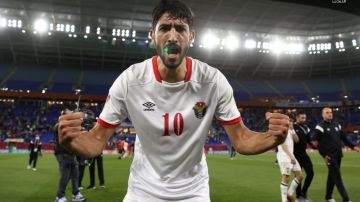 مفاوضات الأهلي مع النعيمات .. الحديدي يكشف أزمة المنتخب وأسرار غرفة خلع الملابس