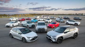 أخبار السيارات الكشف عن مرسيدس S-Class بلون الذهب.. ودولة تحظر تسخين السيارة في الصباح