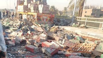 إغلاق كوبري الواسطى بأسيوط بسبب انقلاب سيارة نقل محملة بالسيراميك