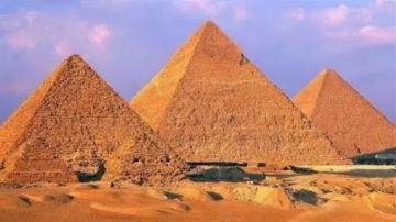 وسيم السيسي يكشف تفاصيل مذهلة عن الطاقة الكامنة في الأهرامات وسيم السيسي يكشف تفاصيل مذهلة عن الطاقة الكامنة في الأهرامات