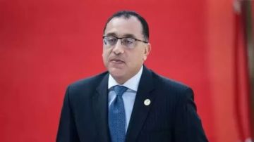 مدبولي يفتتح أحد مصانع ضفائر السيارات بمدينة بدر