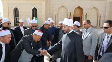 وزير الأوقاف يفتتح دورة تدريبية لأئمة ماليزيا بمسجد مصر الكبير وزير الأوقاف يفتتح دورة تدريبية لأئمة ماليزيا بمسجد مصر الكبير