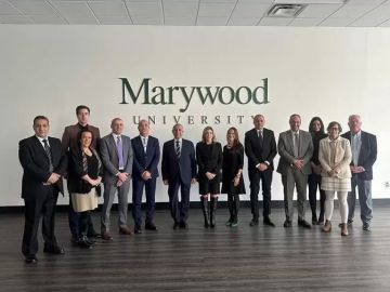 الأكاديمية العربية وجامعة ماري وود يعززان التعاون والبرامج المشتركة لخدمة الطلاب