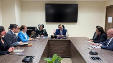 التمثيل التجارى يبحث مع المستشار الأمريكي التعاون الاقتصادى بين البلدين