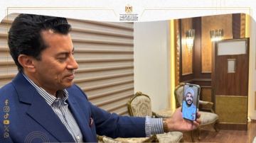 كل الدعم لتمثيل مصر .. وزير الرياضة يجري مكالمة فيديو مع البطل الأولمبي محمد إبراهيم كيشو لإنهاء أزمته كل الدعم لتمثيل مصر .. وزير الرياضة يجري مكالمة فيديو مع البطل الأولمبي محمد إبراهيم كيشو لإنهاء أزمته