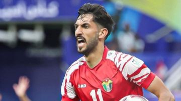 شقيق يزن النعيمات يوجه له رسالة بعد إصابته فى مباراة العراق بكأس العرب شقيق يزن النعيمات يوجه له رسالة بعد إصابته فى مباراة العراق بكأس العرب