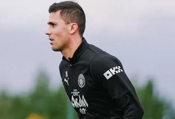 جوارديولا يعلن غياب رودري عن مواجهة سندرلاند