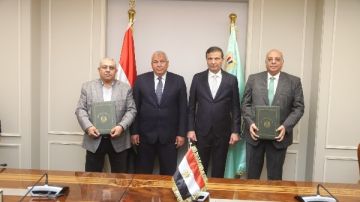 خطوة جديدة لإنقاذ مركز إنتاج الحرير بالخارجة من أخطار التصحر خطوة جديدة لإنقاذ مركز إنتاج الحرير بالخارجة من أخطار التصحر