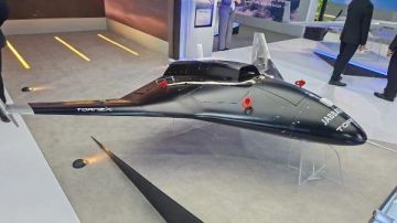 عائلة جبار مسيرات جوية مصرية بتكنولوجيا عالمية تقدمها شركة أمستون في معرض إيديكس 2025