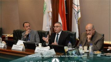 مجلس تجارة عين شمس يوافق على 10 منح دراسية كاملة للطلاب المتفوقين