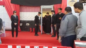 كبار السن يدلون بأصواتهم في انتخابات مجلس النواب بإمبابة.. صور