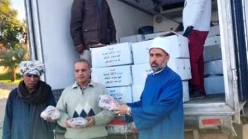 محافظ أسوان يتابع تسليم الأوقاف لدفعة جديدة من لحوم صكوك الإطعام محافظ أسوان يتابع تسليم الأوقاف لدفعة جديدة من لحوم صكوك الإطعام