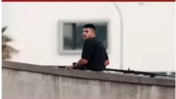 القاهرة الإخبارية تعرض أول صورة لمنفذ إطلاق النار باحتفالات عيد الحانوكا بسيدني القاهرة الإخبارية تعرض أول صورة لمنفذ إطلاق النار باحتفالات عيد الحانوكا بسيدني