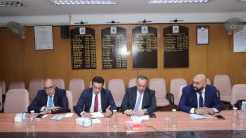 محافظ أسيوط يقود مفاوضات في نيودلهي لتوطين صناعة خيوط التللي