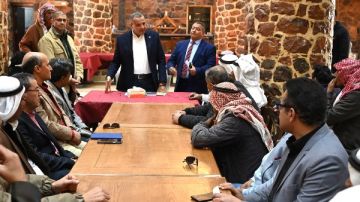 محافظ جنوب سيناء يلتقي رموز البدو بسانت كاترين لدفع مشروع التجلي الأعظم محافظ جنوب سيناء يلتقي رموز البدو بسانت كاترين لدفع مشروع التجلي الأعظم