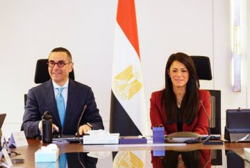 وزيرا التخطيط والاستثمار يتابعان إعداد استراتيجة الاستثمار الأجنبي المباشر بمصر وزيرا التخطيط والاستثمار يتابعان إعداد استراتيجة الاستثمار الأجنبي المباشر بمصر