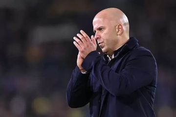 إدارة ليفربول تدعم سلوت بعد انفجار غضب محمد صلاح