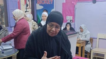 إقبال ملحوظ من السيدات على لجان مدرسة الجيزة القومية بالجيزة إقبال ملحوظ من السيدات على لجان مدرسة الجيزة القومية بالجيزة