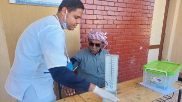 وسط إجراءات احترازية.. الرعاية الصحية بجنوب سيناء تقدم خدمات طبية للناخبين داخل اللجان