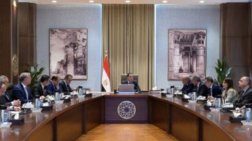 الحكومة تستعد لإطلاق حزمة من التيسيرات والسياسات لزيادة الاستثمارات الحكومة تستعد لإطلاق حزمة من التيسيرات والسياسات لزيادة الاستثمارات