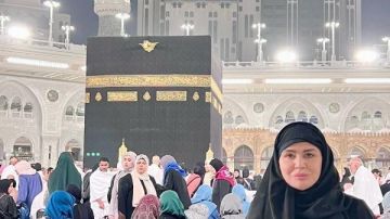 أثارت الجدل بالسوشيال ميديا .. إلهام شاهين بالعباية السوداء بمناسك العمرة أثارت الجدل بالسوشيال ميديا .. إلهام شاهين بالعباية السوداء بمناسك العمرة