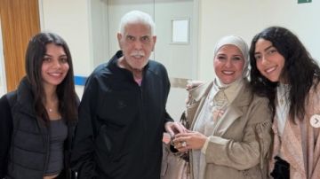 دعاء فاروق تزور حسن شحاتة داخل المستشفى: حفيدته وروكي بنتي أصحاب دعاء فاروق تزور حسن شحاتة داخل المستشفى: حفيدته وروكي بنتي أصحاب