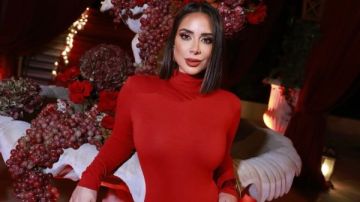 فسان أحمر .. بسنت شوقي تلفت الأنظار بإطلالة أنيقة