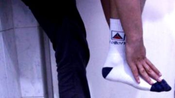 ما حكم المسح على الجورب الشفاف؟.. الإفتاء توضح