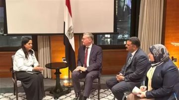 وزير البترول يبحث مع أنجلوجولد أشانتى العالمية ضخ استثمارات إضافية في تعدين الذهب بمصر وزير البترول يبحث مع أنجلوجولد أشانتى العالمية ضخ استثمارات إضافية في تعدين الذهب بمصر