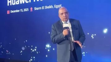 وزير الكهرباء: الاستفادة من التقنيات المتقدمة والشراكات الدولية لدمج مصادر الطاقة المتجددة