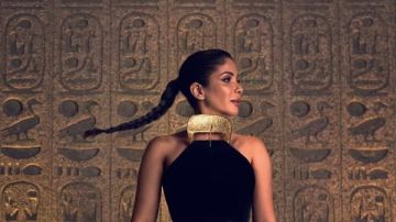 10 إطلالات لـ منى زكى تثير الجدل من أحدث جلسة تصوير جديدة لها