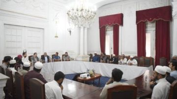 الأعلى للشئون الإسلامية يعقد حلقة نقاشية جديدة للطلاب الوافدين الأعلى للشئون الإسلامية يعقد حلقة نقاشية جديدة للطلاب الوافدين