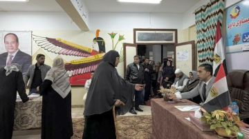 قبل غلق اللجان.. إقبال من أهالي حوش عيسى على التصويت في انتخابات مجلس النواب 2025