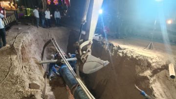 محافظ أسوان يكلف معاونه بمتابعة مشروع إحلال خطوط مياةشرب بالصداقةالجديدة محافظ أسوان يكلف معاونه بمتابعة مشروع إحلال خطوط مياةشرب بالصداقةالجديدة