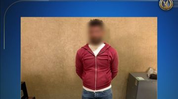 انتخابات النواب 2025.. ضبط شخص بحوزته كروت دعائية لمحاولته التأثير على الناخبين بالجيزة انتخابات النواب 2025.. ضبط شخص بحوزته كروت دعائية لمحاولته التأثير على الناخبين بالجيزة