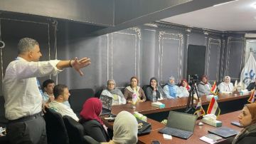 جولة الإعادة.. مشاركة واسعة وانتظاما لافتا في اليوم الأول لتصويت المصريين بالخارج جولة الإعادة.. مشاركة واسعة وانتظاما لافتا في اليوم الأول لتصويت المصريين بالخارج