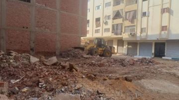 رئيس حي جنوب الغردقة بالبحر الأحمر يقود حملة لاسترداد أراضي تعود ملكيتها إلى الدولة رئيس حي جنوب الغردقة بالبحر الأحمر يقود حملة لاسترداد أراضي تعود ملكيتها إلى الدولة