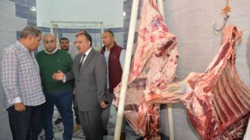 محافظ أسيوط يوجه بفتح منافذ اللحوم البلدية.. والبداري تطرحها بسعر 290 جنيها للكيلو محافظ أسيوط يوجه بفتح منافذ اللحوم البلدية.. والبداري تطرحها بسعر 290 جنيها للكيلو