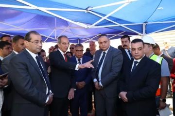 وزير الاتصالات يتابع أعمال تنفيذ مشروع إحلال الشبكة النحاسية بالألياف الضوئية بالمنصورة